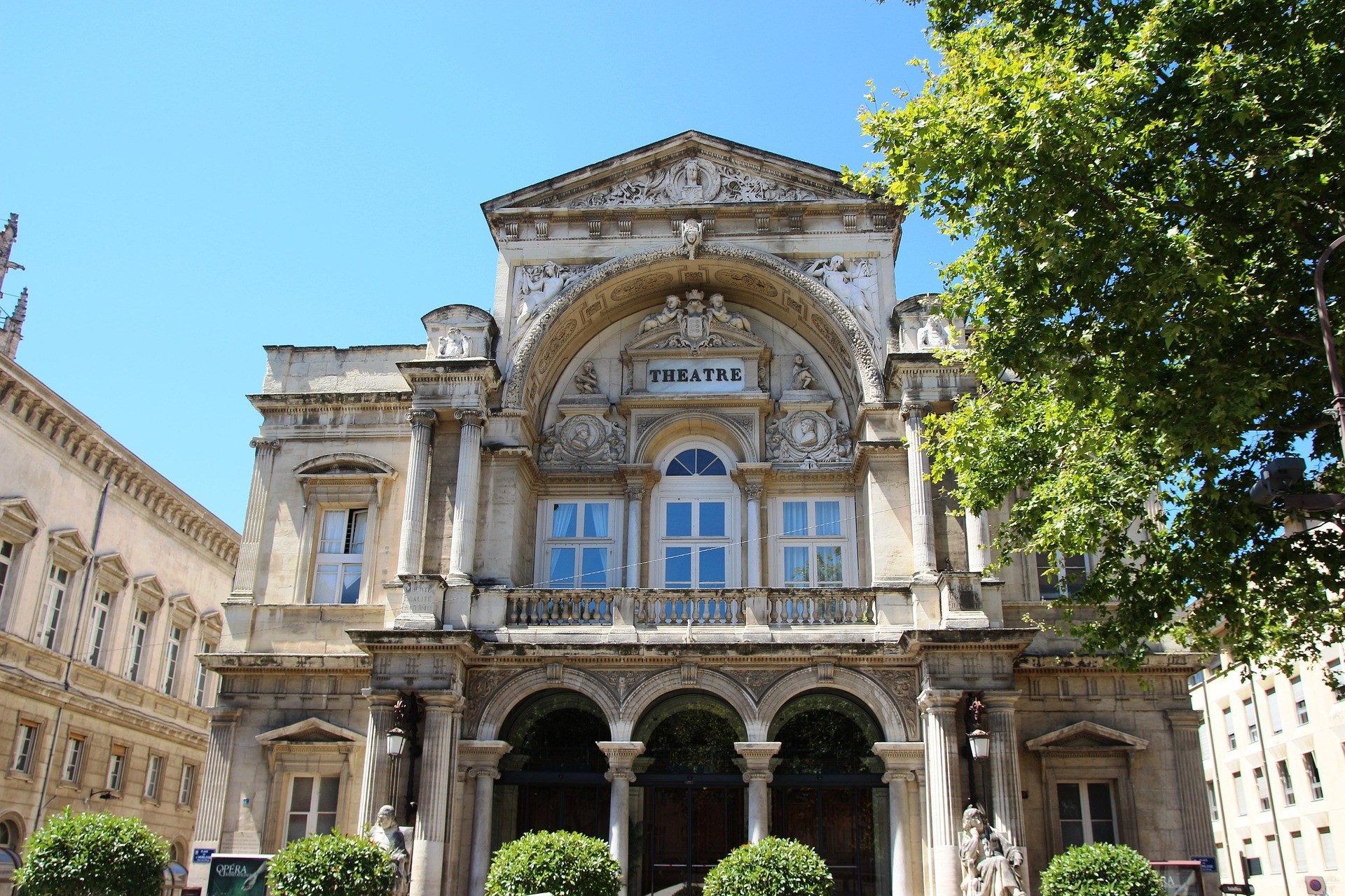 marabu-avignon-800890_1920